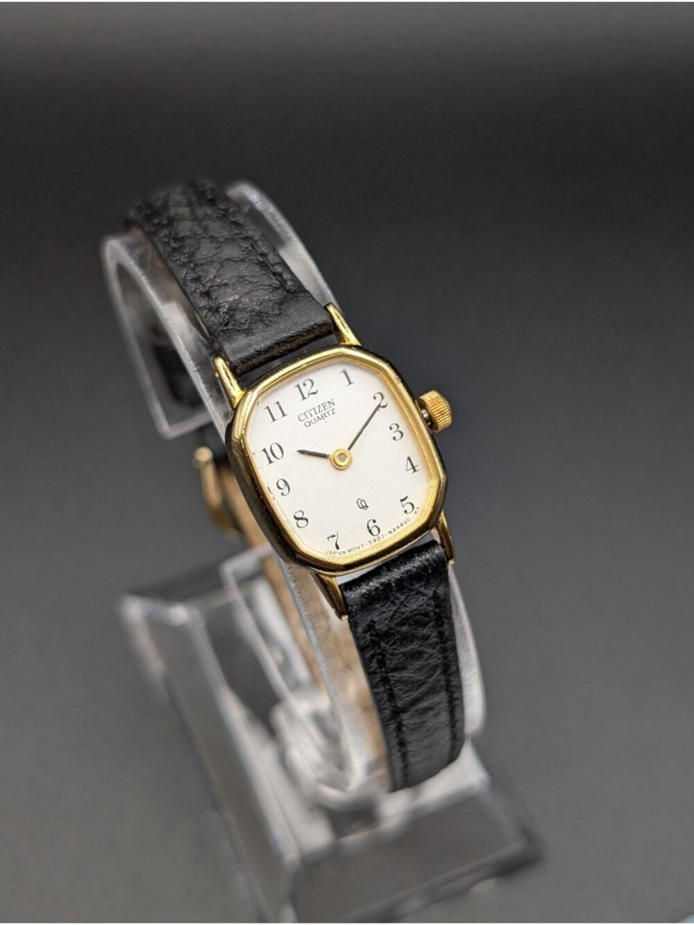 Vintage Citizen Gold-Tone Quartz Ladies Watch, Classic White Dial, Leather Strap